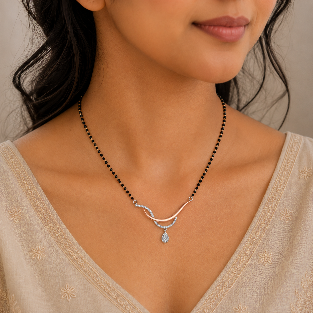 Contrast Harmony Diamond Tanmania Pendant - Image 4