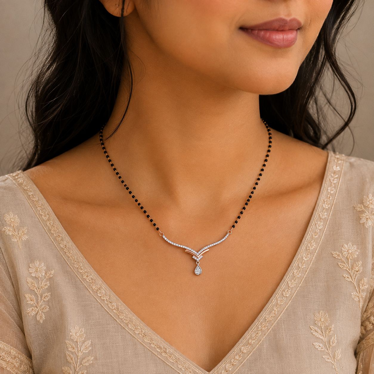 Vibrant V-Drop Diamond Tanmania Pendant - Image 4