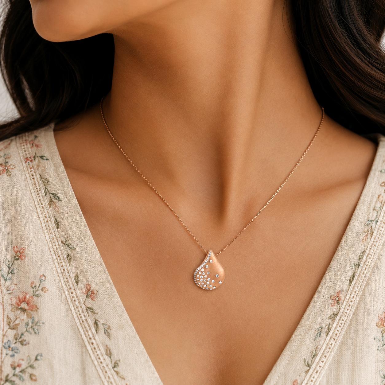 STARRY NIGHT DIAMOND PENDANT - Image 3