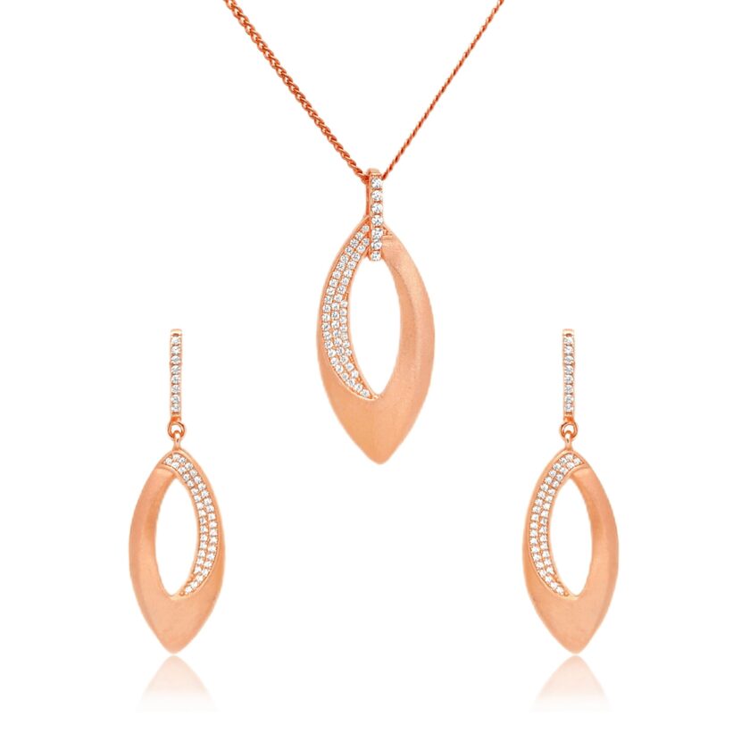 Marquise Radiance Diamond Pendant Set