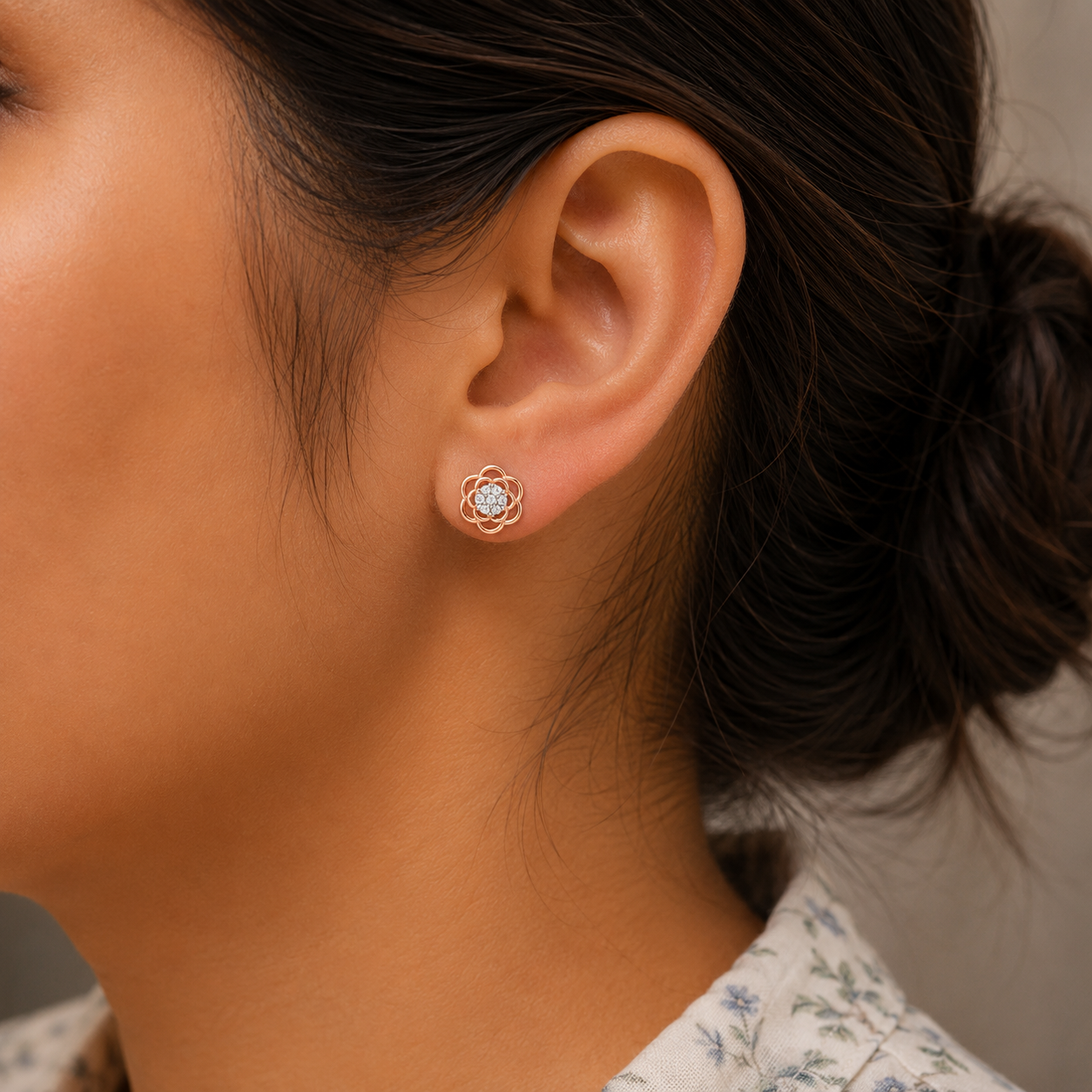 FILIGREE FLOWER DIAMOND EARRINGS - Image 3