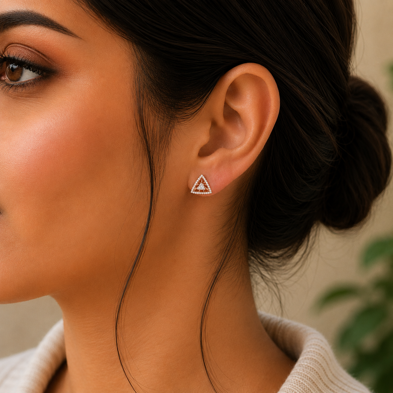 TRIANGLE PROTRUSION DIAMOND EARRINGS - Image 3